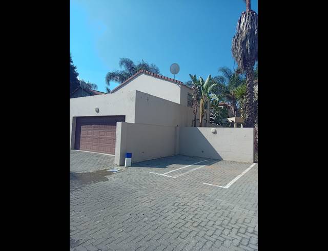 3 BEDROOM DUPLEX TO LET IN SUNNINGHILL